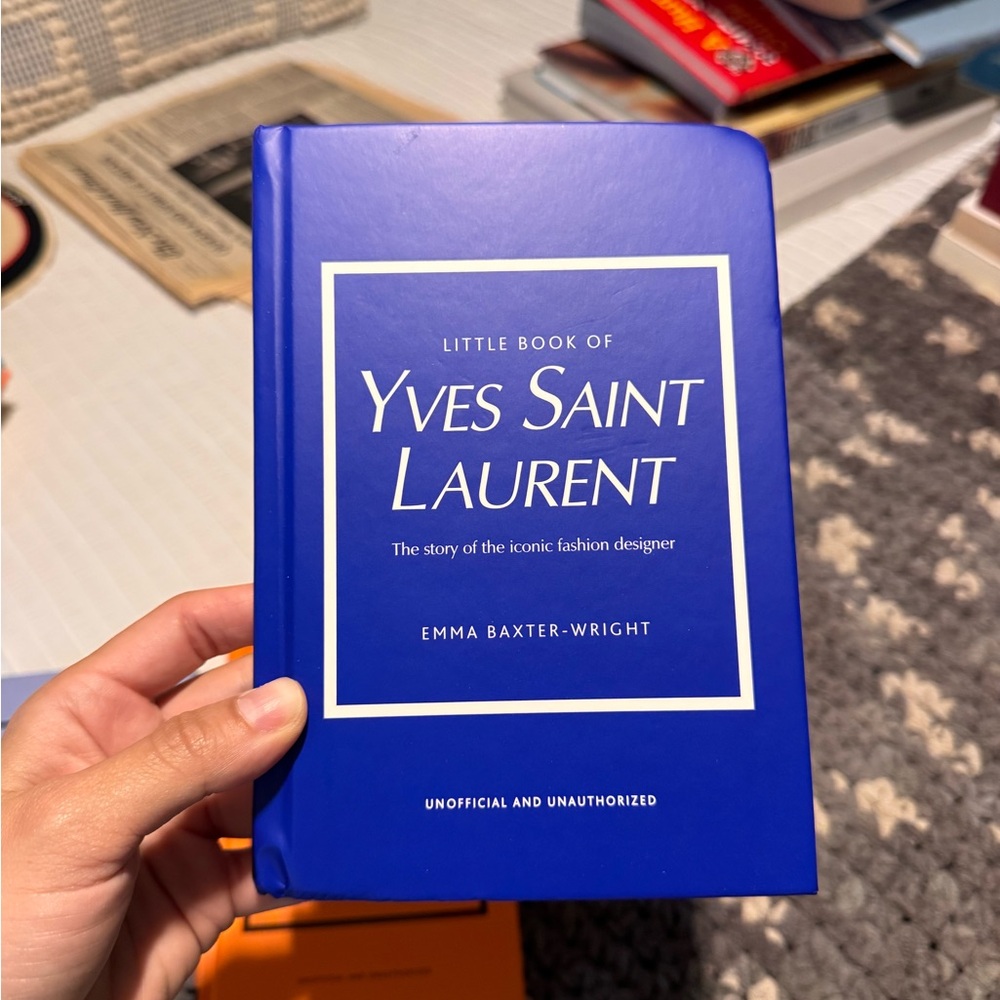 Little Book of — Fashion Books - Picture 4 of 5